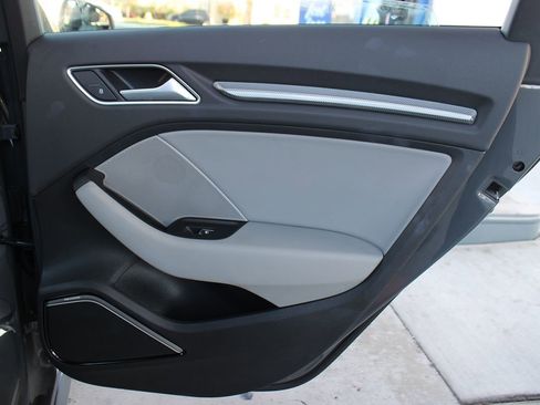 Used 2017 Audi A3 e-tron Premium Plus w/ Technology Package image 47