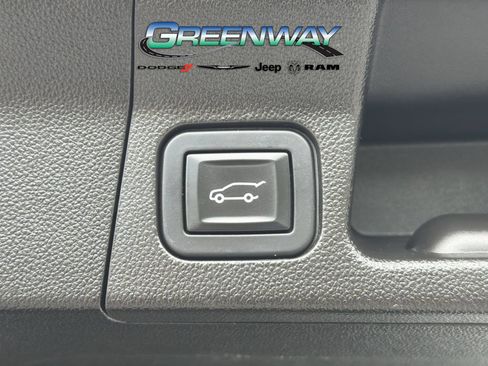 Used 2019 GMC Acadia SLT w/ LPO, Floor Liner Package FWD image 7