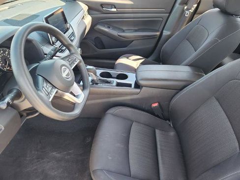 Certified 2024 Nissan Altima 2.5 SV FWD image 9