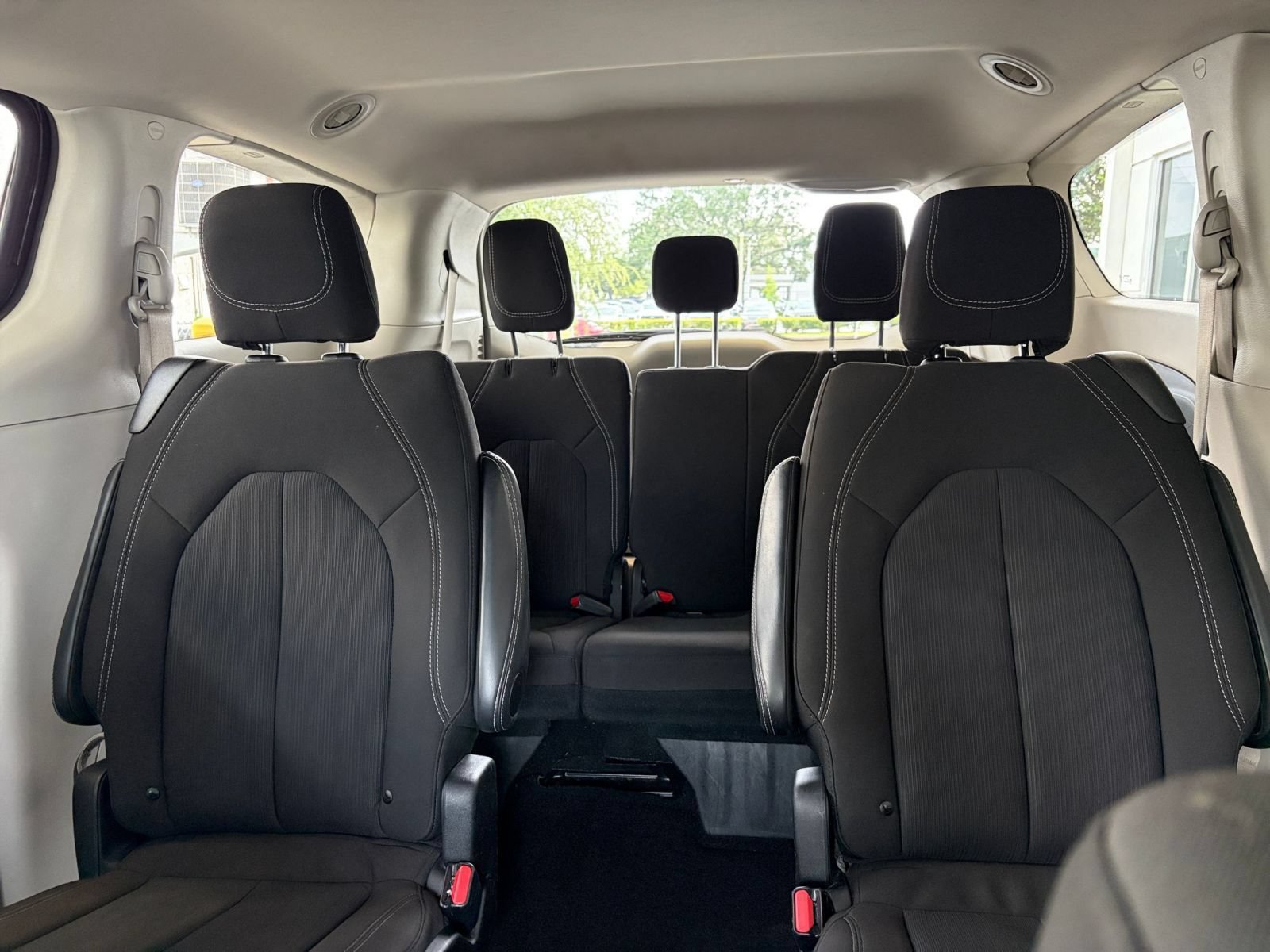 Used 2024 Chrysler Voyager LX FWD image 39