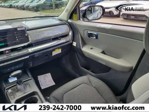 New 2027 Kia Seltos S FWD image 16
