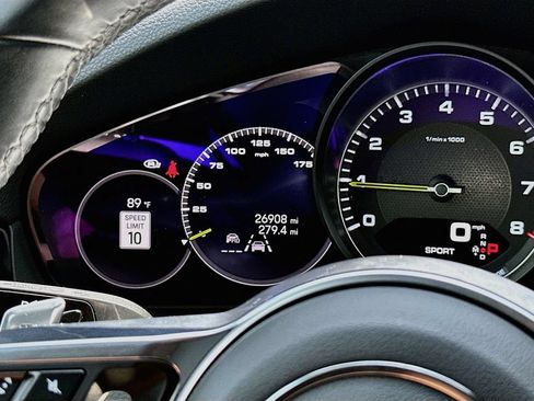 Certified 2023 Porsche Cayenne Platinum Edition AWD/4WD image 13