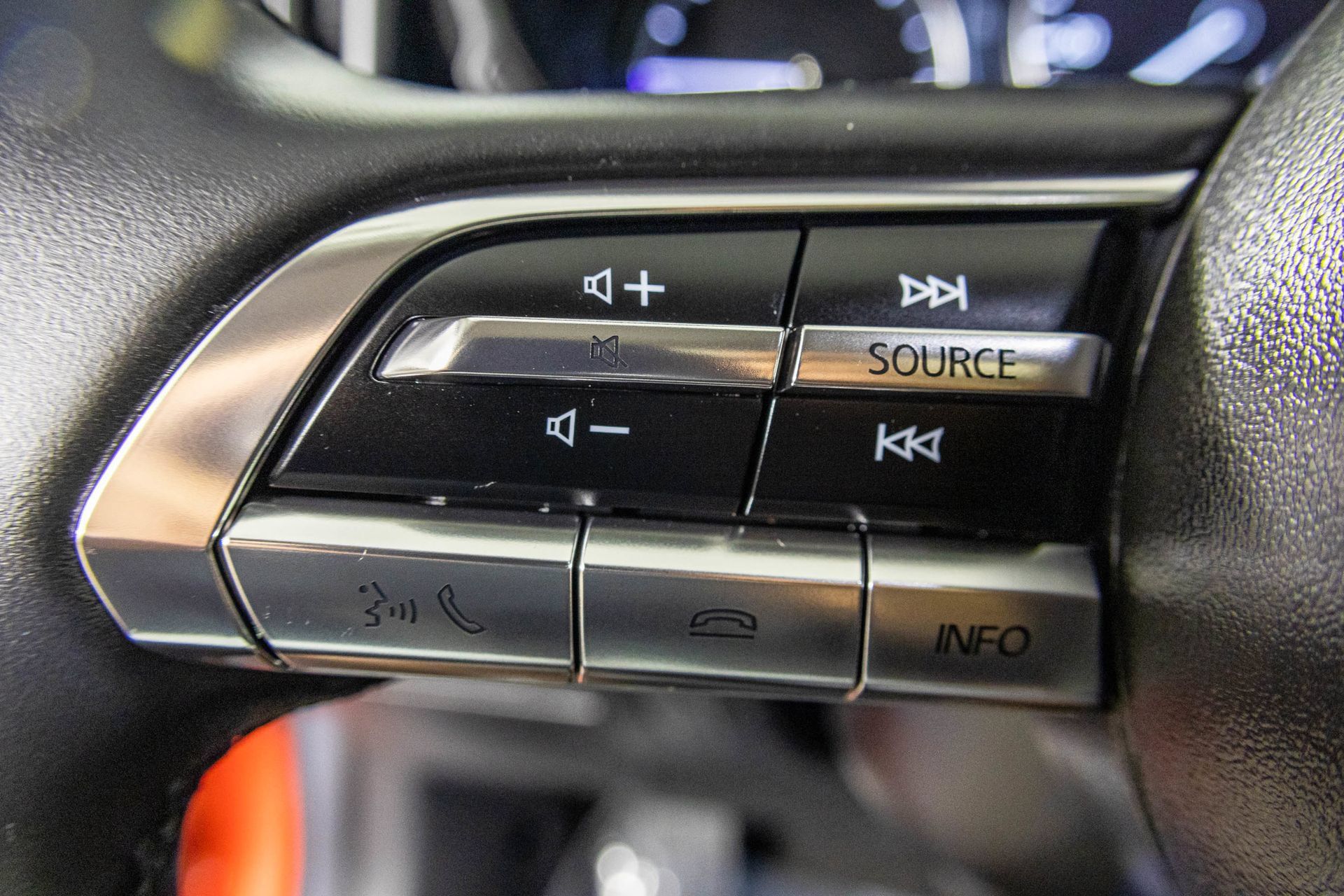 Used 2026 MAZDA CX-50 AWD 2.5 Hybrid w/ Premium Pkg image 32