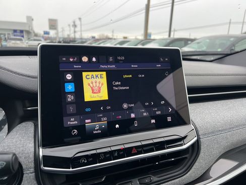 Used 2023 Jeep Compass Latitude w/ Convenience Group image 12