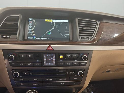 Used 2015 Hyundai Genesis 3.8 AWD/4WD image 17