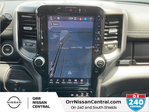 Used 2026 RAM 2500 Laramie AWD/4WD image 22