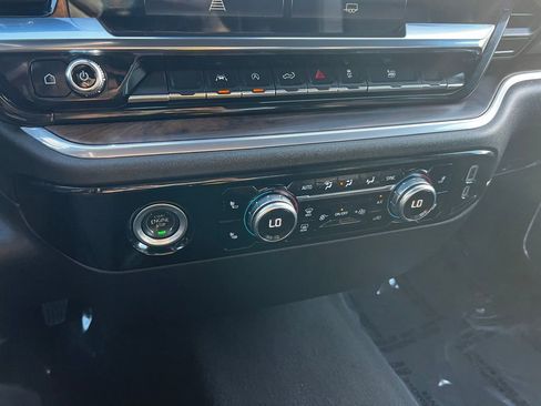 Used 2024 GMC Sierra 1500 SLT image 37