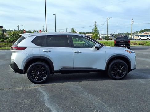 Used 2022 Nissan Rogue SV AWD/4WD image 19