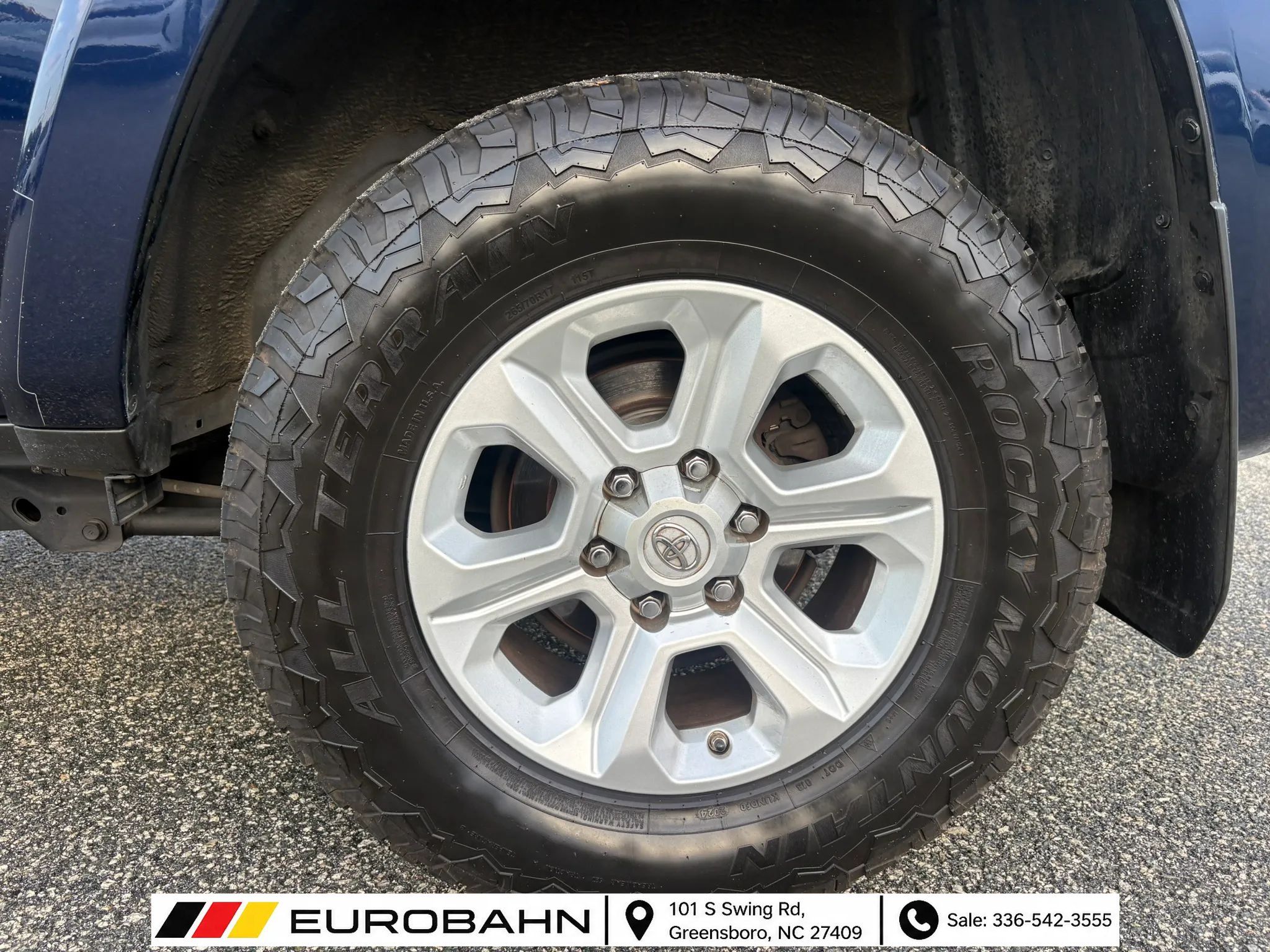 Used 2015 Toyota 4Runner SR5 AWD/4WD image 31