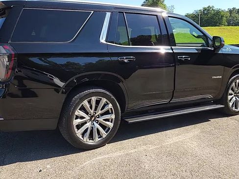 Used 2025 Chevrolet Tahoe High Country AWD/4WD image 7