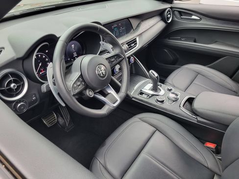 Used 2024 Alfa Romeo Stelvio Sprint RWD image 3