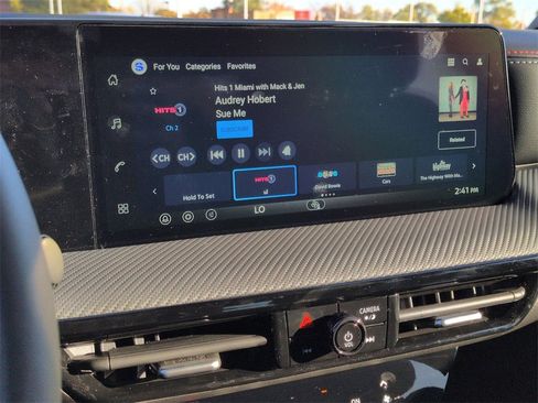 New 2026 Nissan Kicks SR image 12