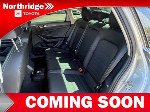 Used 2024 Volkswagen Jetta SE w/ Panoramic Sunroof Package FWD image 7