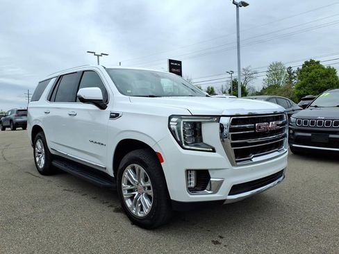 Used 2022 GMC Yukon SLT w/ SLT Premium Package AWD/4WD image 3