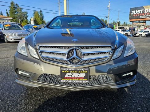 Used 2011 Mercedes-Benz E 550 Cabriolet image 2