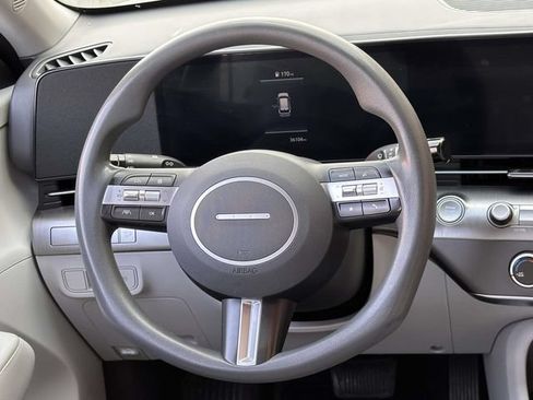 Used 2024 Hyundai Kona SE FWD image 20