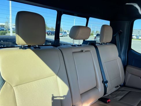 Used 2023 Ford F350 Lariat image 32