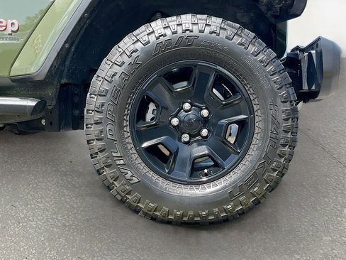 Used 2023 Jeep Gladiator Mojave w/ Trailer Tow Package image 28