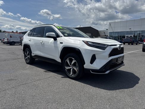 Used 2022 Toyota RAV4 SE w/ Weather & Moonroof Package AWD/4WD image 1