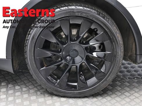 Used 2021 Tesla Model Y Long Range AWD/4WD image 8