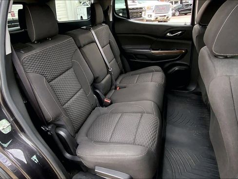 Used 2017 GMC Acadia SLE image 36