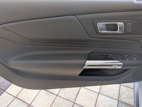 Used 2025 Ford Mustang Premium image 14