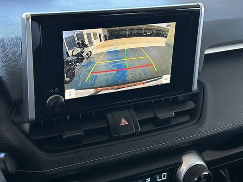 Used 2025 Toyota RAV4 XLE FWD image 17