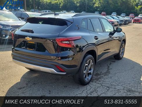 Used 2024 Chevrolet Trax LT FWD image 5