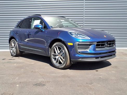 Used 2025 Porsche Macan AWD image 31