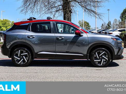Used 2025 Nissan Kicks SV w/ SV Premium Package FWD image 11