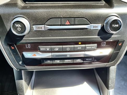 Used 2020 Ford Explorer XLT w/ Equipment Group 202A AWD/4WD image 17