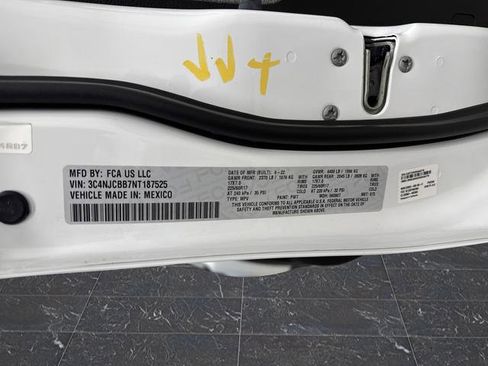 Used 2022 Jeep Compass Latitude image 34