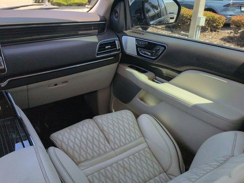 Certified 2023 Lincoln Navigator Black Label AWD/4WD image 19