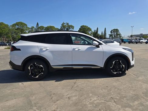 New 2026 Kia Sportage SX image 9