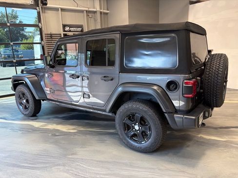 Used 2018 Jeep Wrangler Unlimited Sport S AWD/4WD image 29