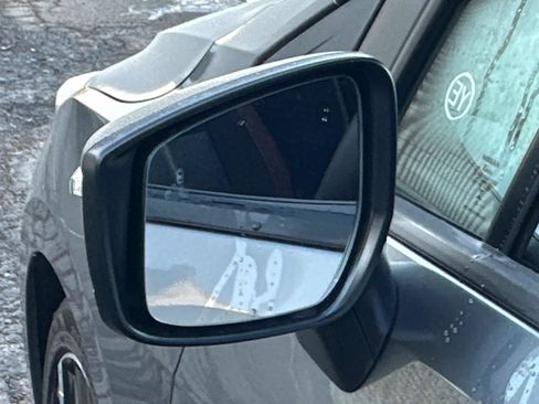 New 2025 Nissan Versa SR w/ Trunk Package image 13