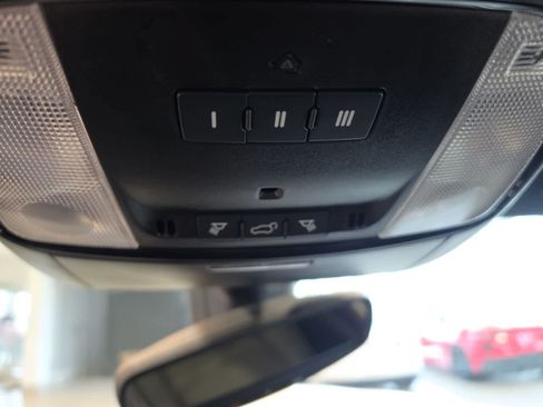 Used 2025 Dodge Durango GT AWD/4WD image 23