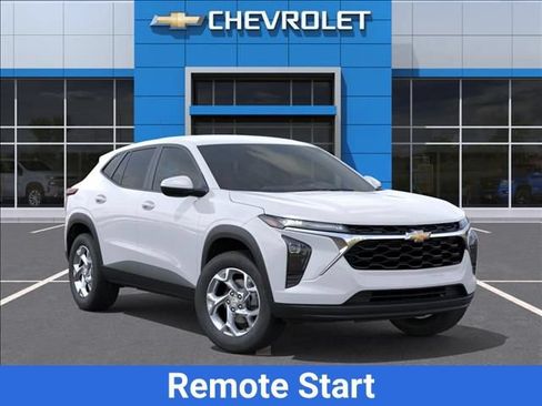 New 2026 Chevrolet Trax LS w/ LS Convenience Package FWD image 9