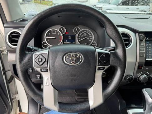 Used 2017 Toyota Tundra SR5 w/ SR5 Upgrade Package AWD/4WD image 16