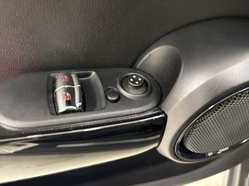 Used 2019 MINI Cooper S image 21