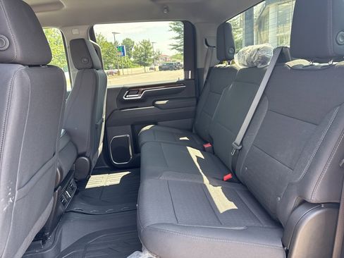 New 2025 GMC Sierra 2500 SLE w/ SLE Value Package; image 25