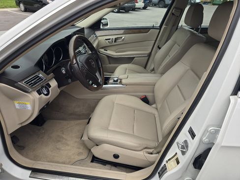 Used 2014 Mercedes-Benz E 250 BlueTEC 4MATIC Sedan image 9