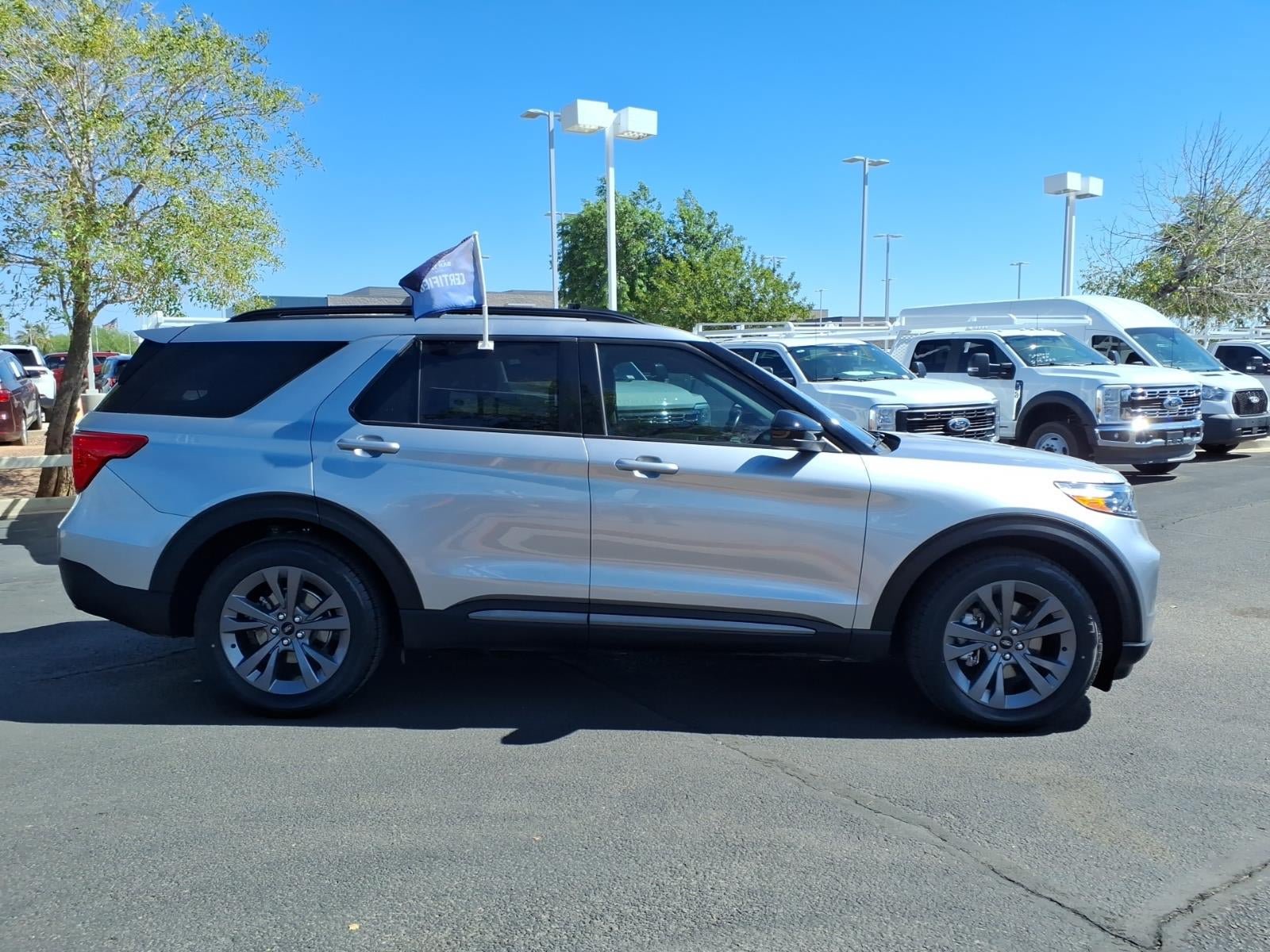 Certified 2024 Ford Explorer XLT w/ Equipment Group 202A RWD image 3