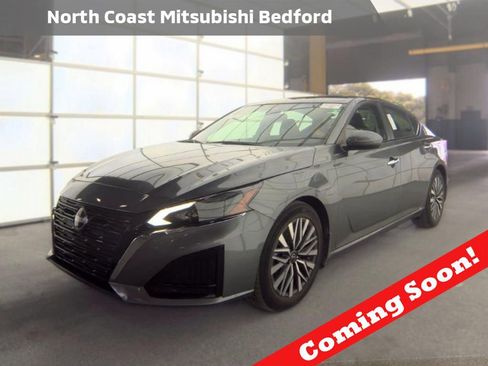 Used 2023 Nissan Altima 2.5 SV w/ SV Premium Package FWD image 1