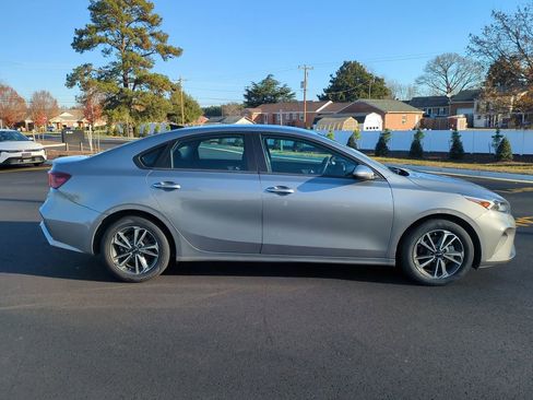Used 2024 Kia Forte LXS image 3