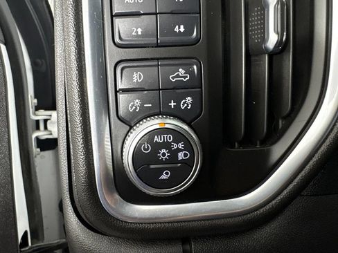 Used 2021 GMC Sierra 1500 SLT AWD/4WD image 19