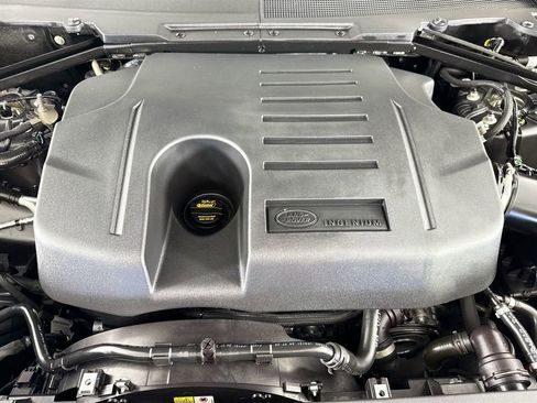 Used 2025 Land Rover Defender 130 S image 26