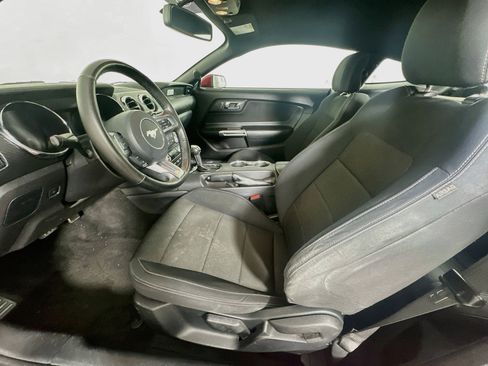 Used 2015 Ford Mustang Coupe RWD image 13