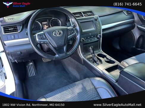 Used 2015 Toyota Camry SE FWD image 8