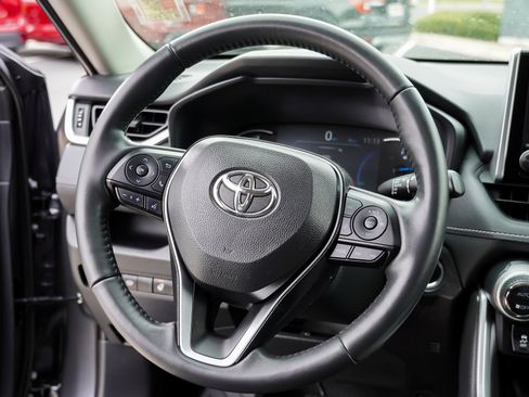 Used 2025 Toyota RAV4 XLE w/ Convenience Package AWD/4WD image 32